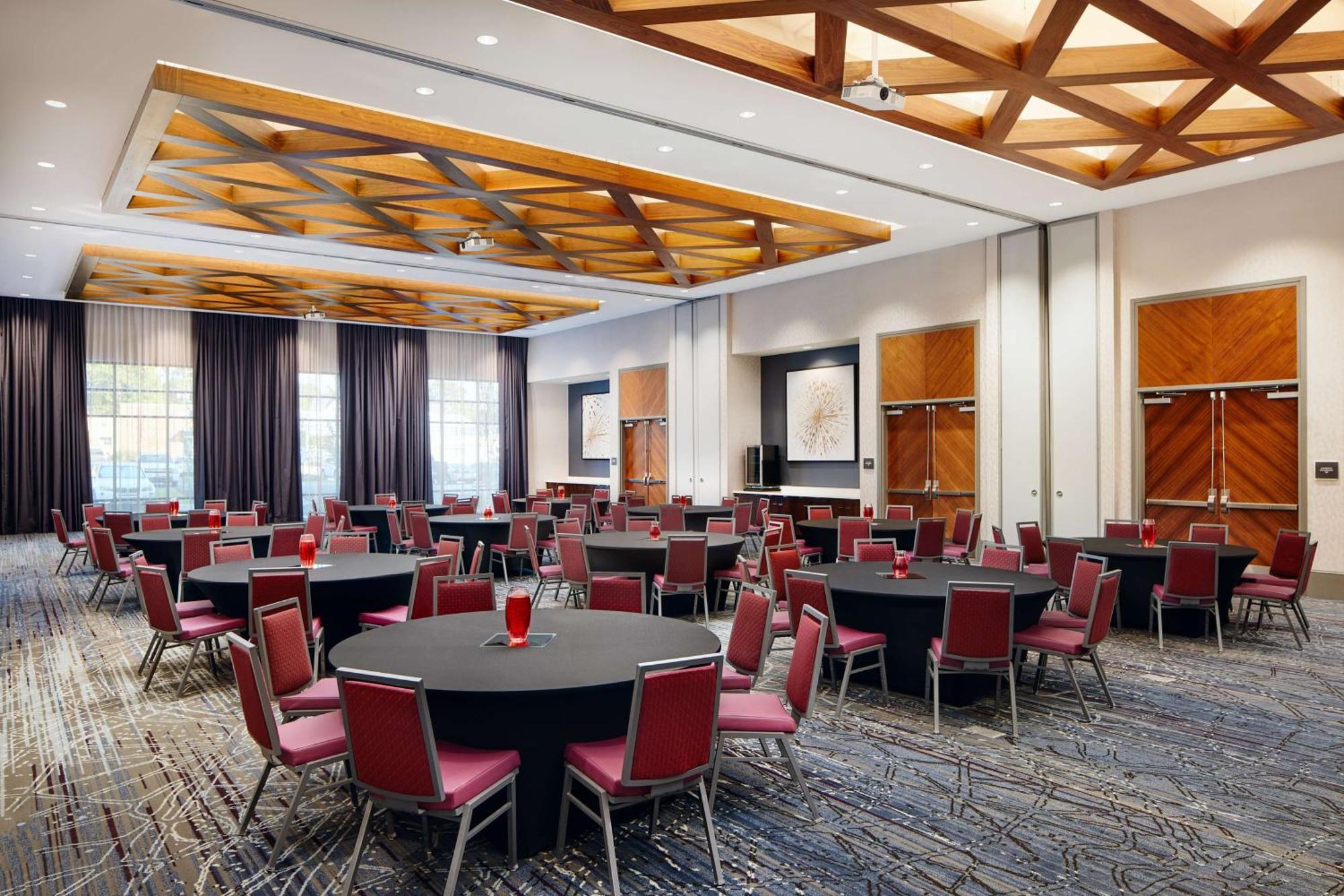 Embassy Suites By Hilton Atlanta Airport North Hapeville Eksteriør billede